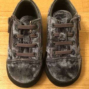 Toddler Gray Velvet Vans